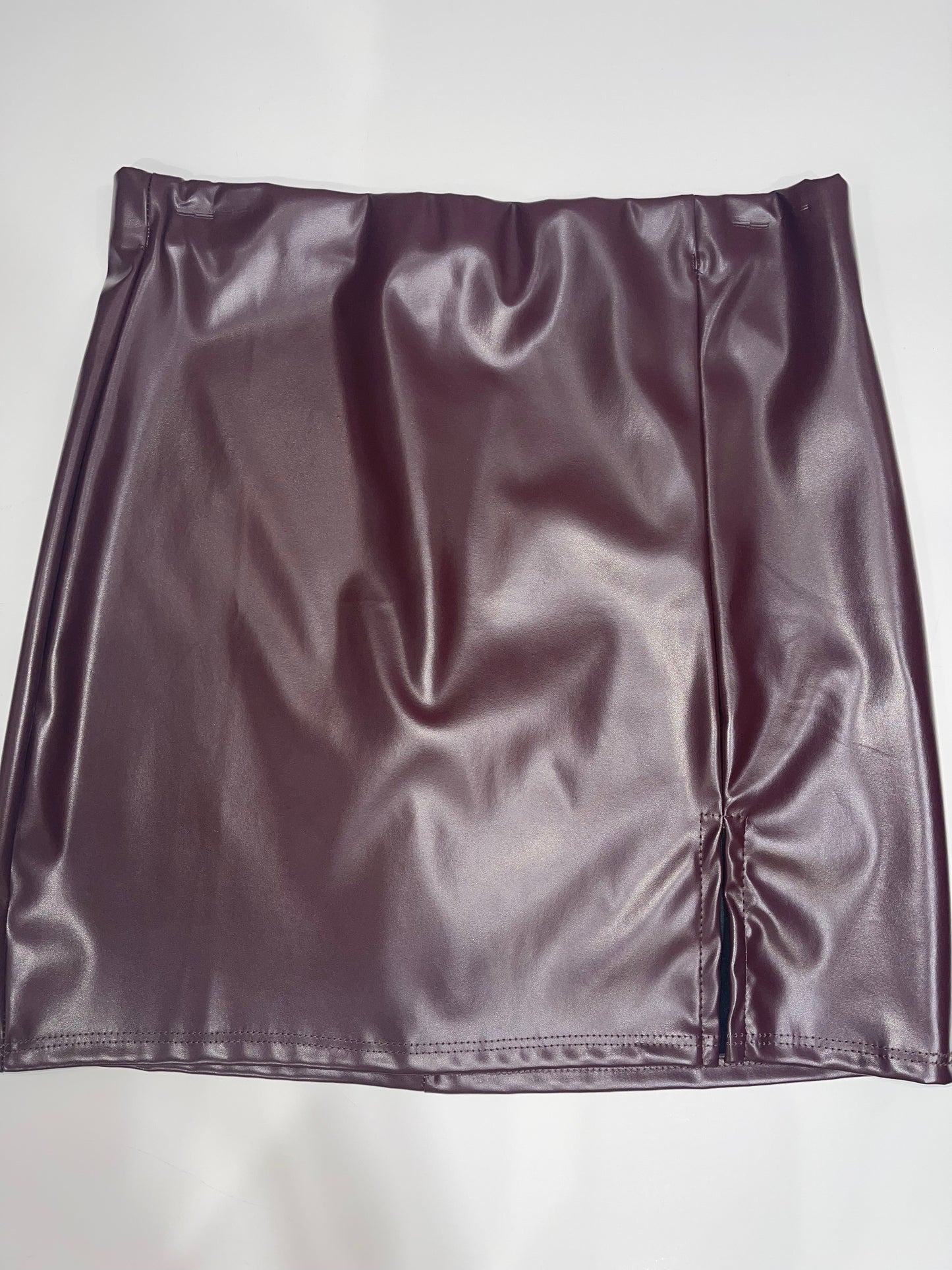 VALENTINE OR VALENTINO- Faux Leather Slight Slit Skirt